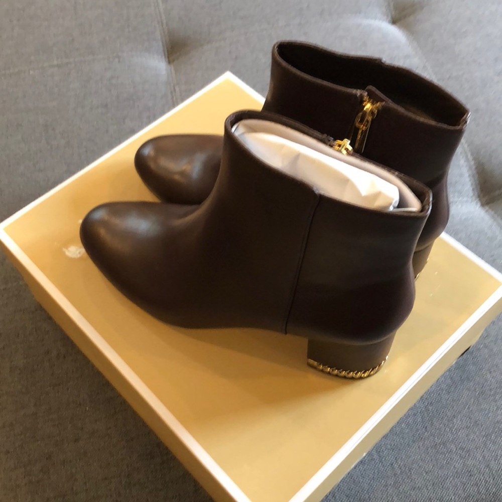 Brand new michael Kors Sabrina mid bootie